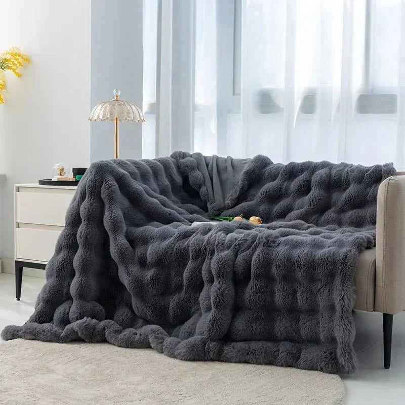 LuxeFluffy – Stijlvolle Imitatiebont Winterdeken voor Comfort